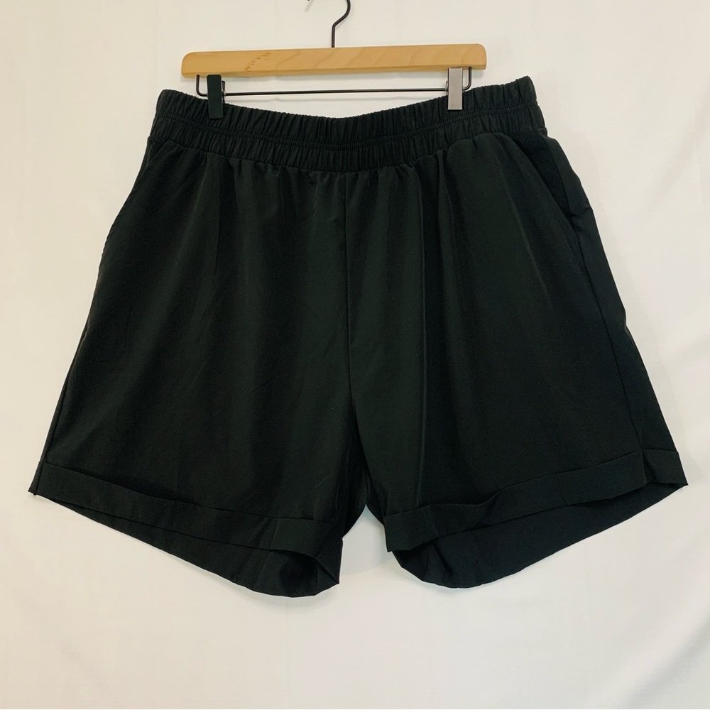 0 TO 5 Black Activewear Shorts Size 3X